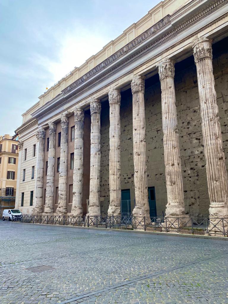 Tempio di Vibia Sabina e Adriano